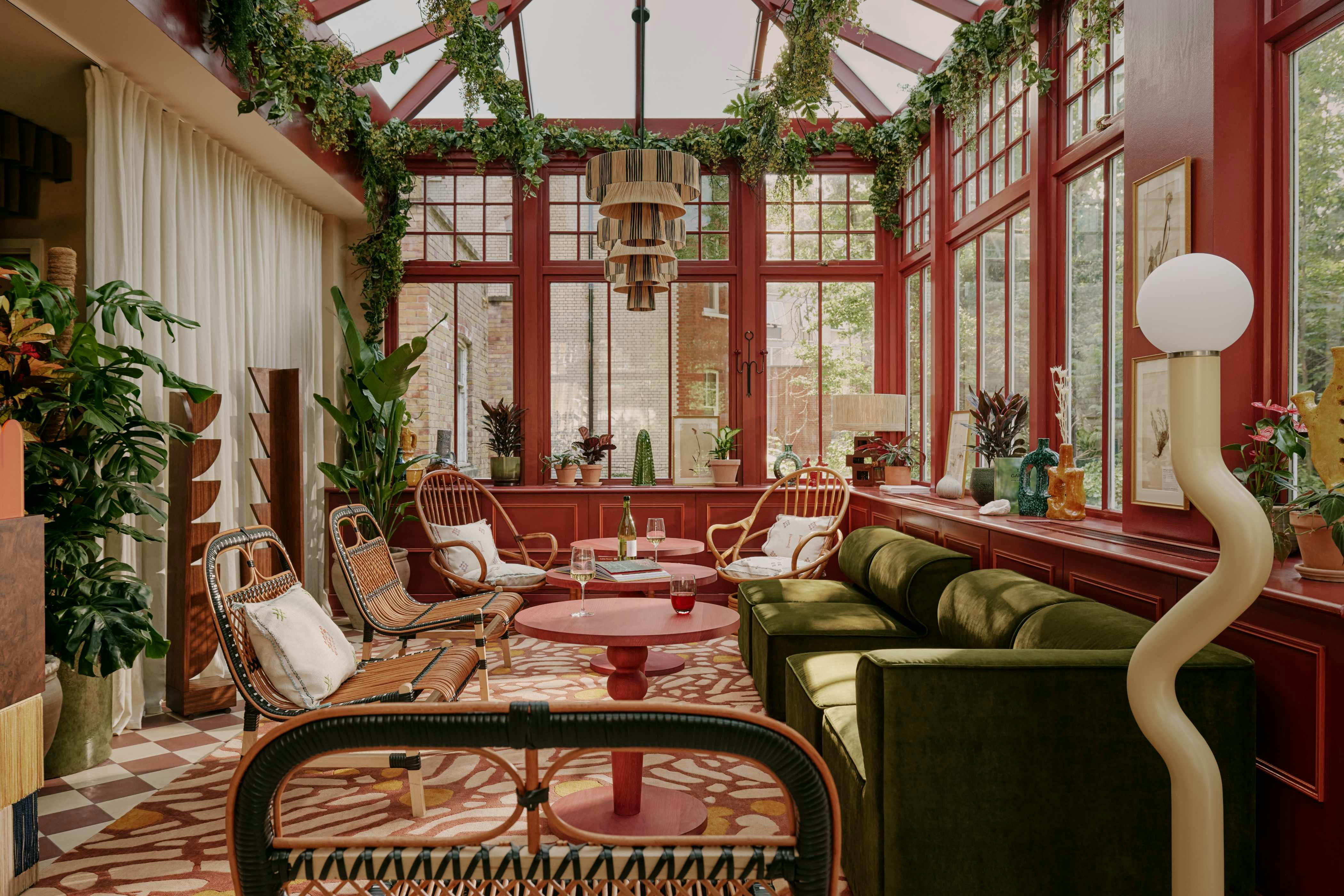 Ember Locke, Kensington 25/50