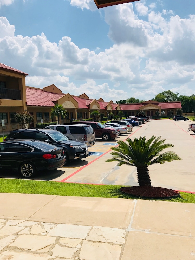 Palace Inn Greenspoint 26/30