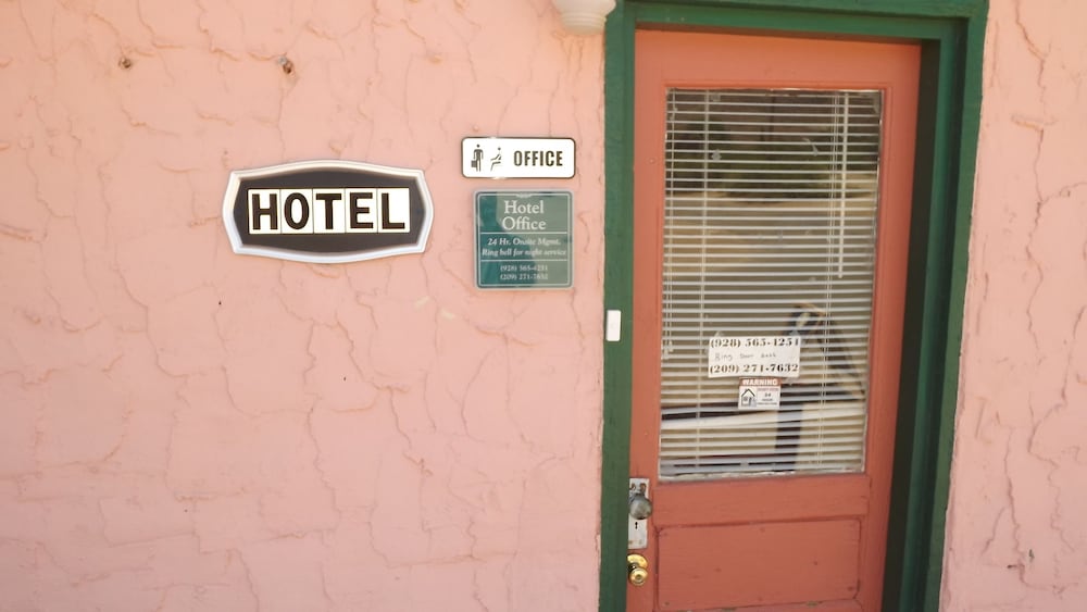 Shep's Miners Inn 24/50