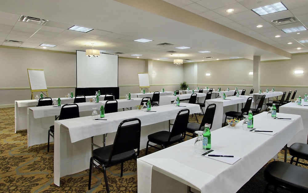 Doubletree By Hilton Mahwah 57/64
