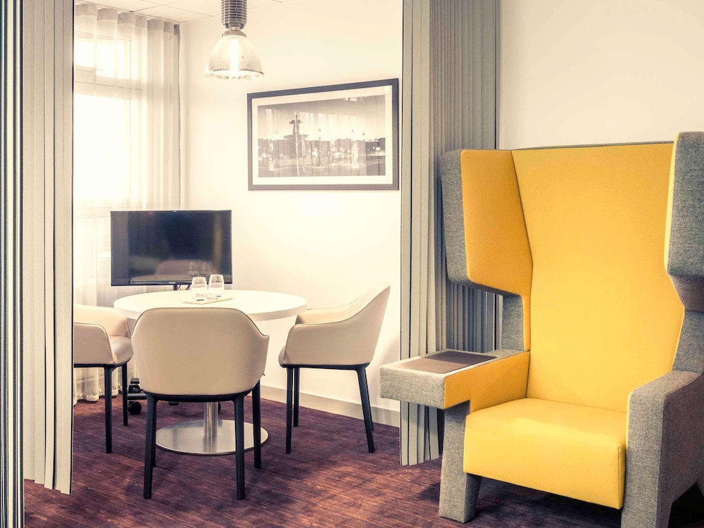 Mercure Paris Massy Gare TGV 65/76