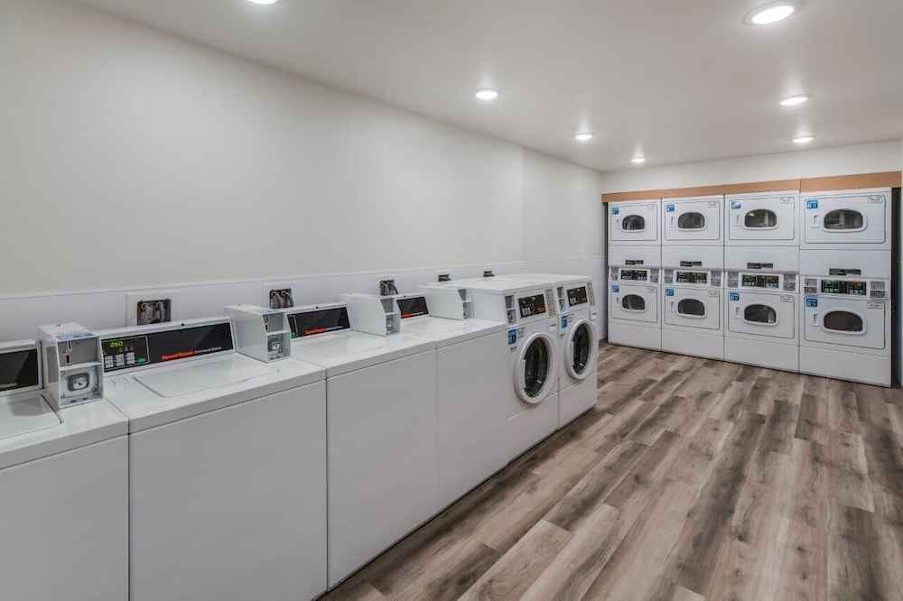 WoodSpring Suites Meridian 4/27