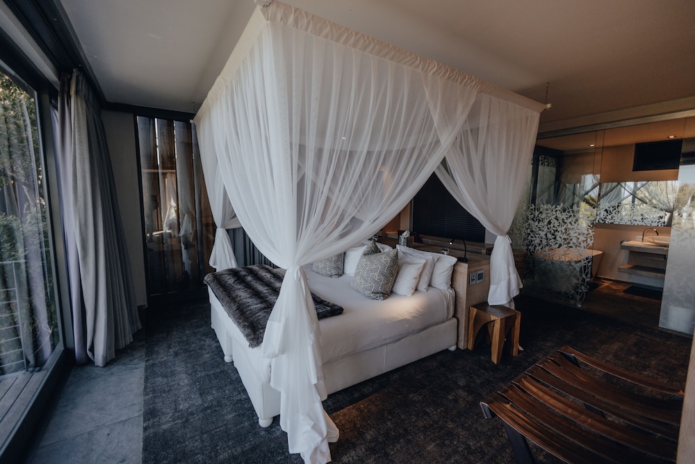 Spanish Farm Guest Lodge 44/90
