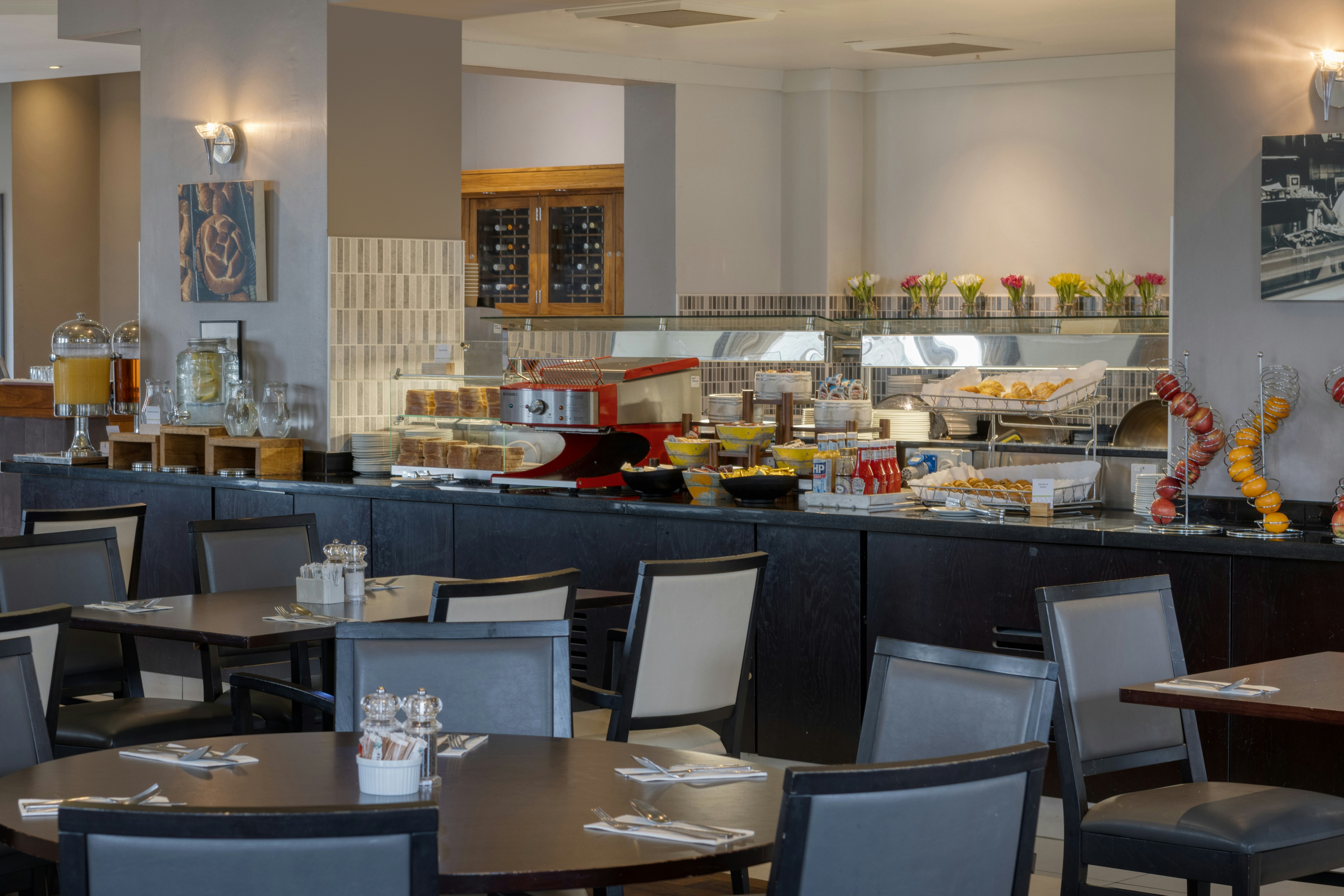 Doubletree By Hilton Dartford Bridge 49/84