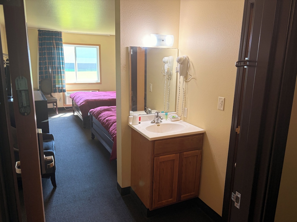 East Grand Inn Grand Forks ND I 29 31/64