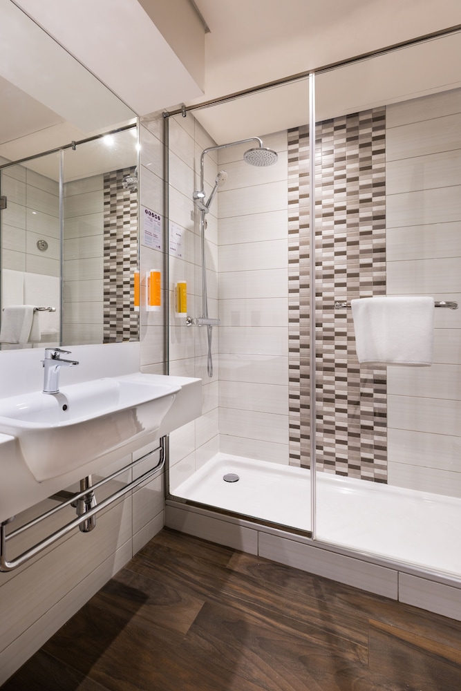 Premier Inn Dubai Ibn Battuta Mall 22/36