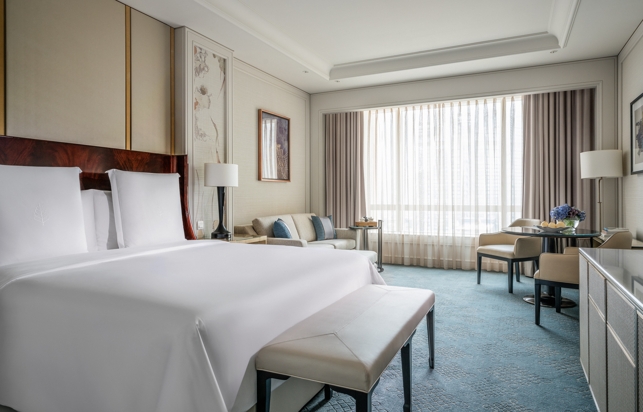 SUPERIOR, KING BED