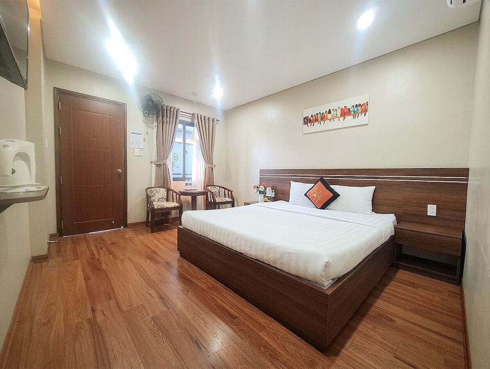Deluxe, Queen Bed