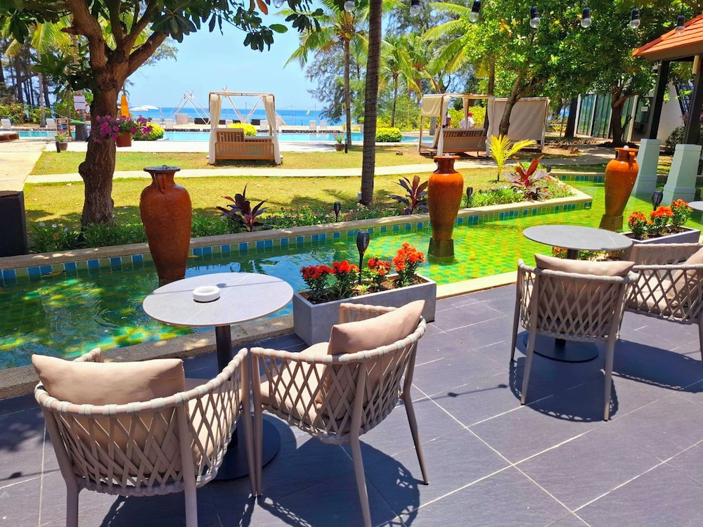 Estella Phuket Mai Khao Beach Resort 54/66