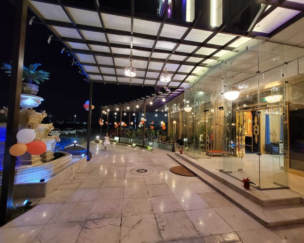 Camphor Hotel 24/31
