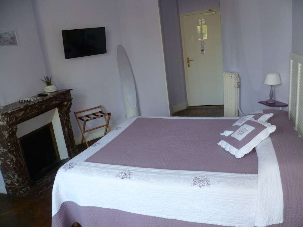 Hotel Victor Hugo 41/50