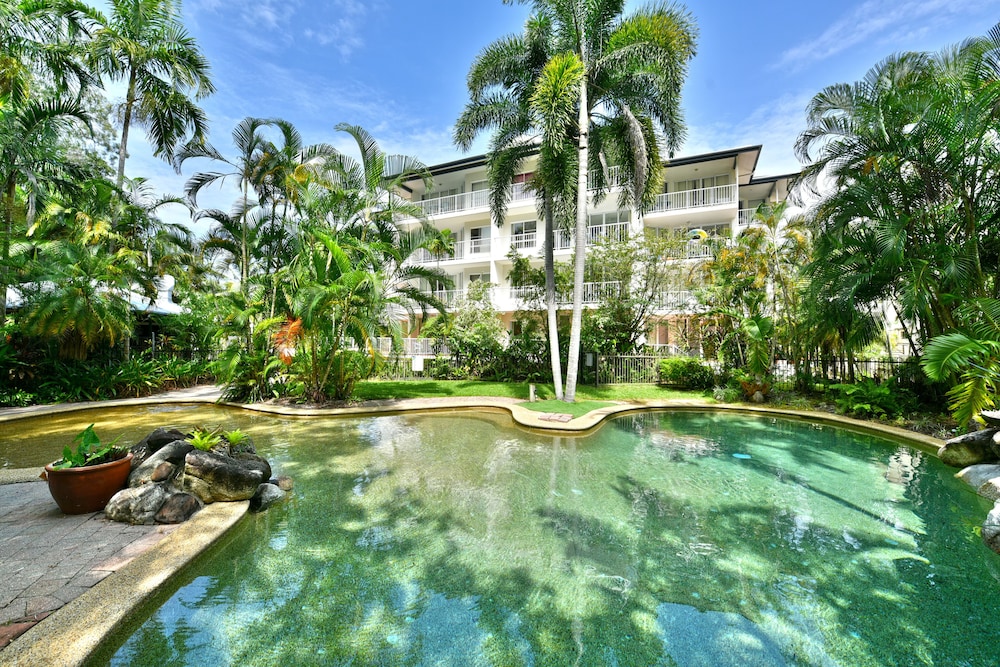 Golden Sands Beachfront Resort 57/70