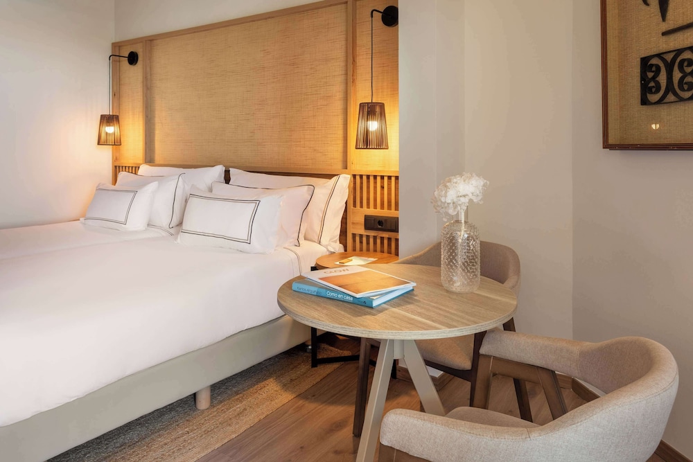 The Level, Junior Suite, Queen Bed, Sofa، Melia Atlantico Isla Canela 4/7