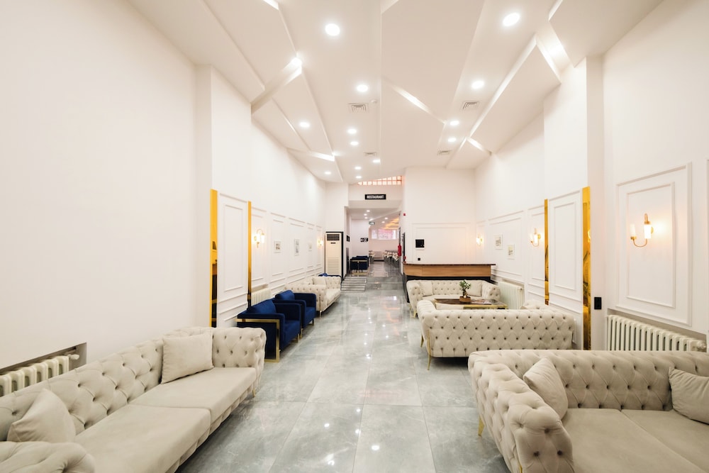 Leons Hotel 33/50