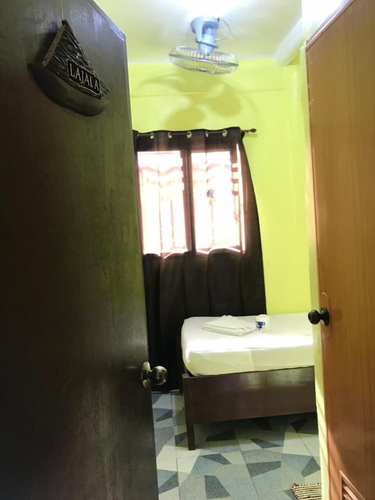 Luis Bay Travellers Lodge Coron 6/33