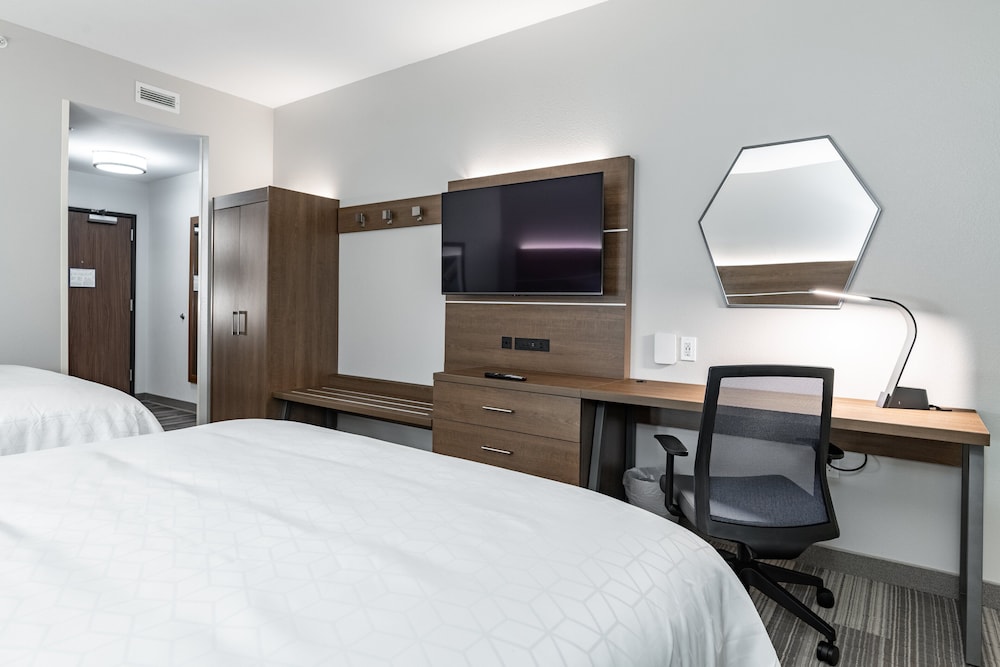 Holiday Inn Express And Suites Moundsville 18/61