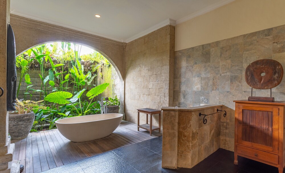 Anyar Estate 4/50