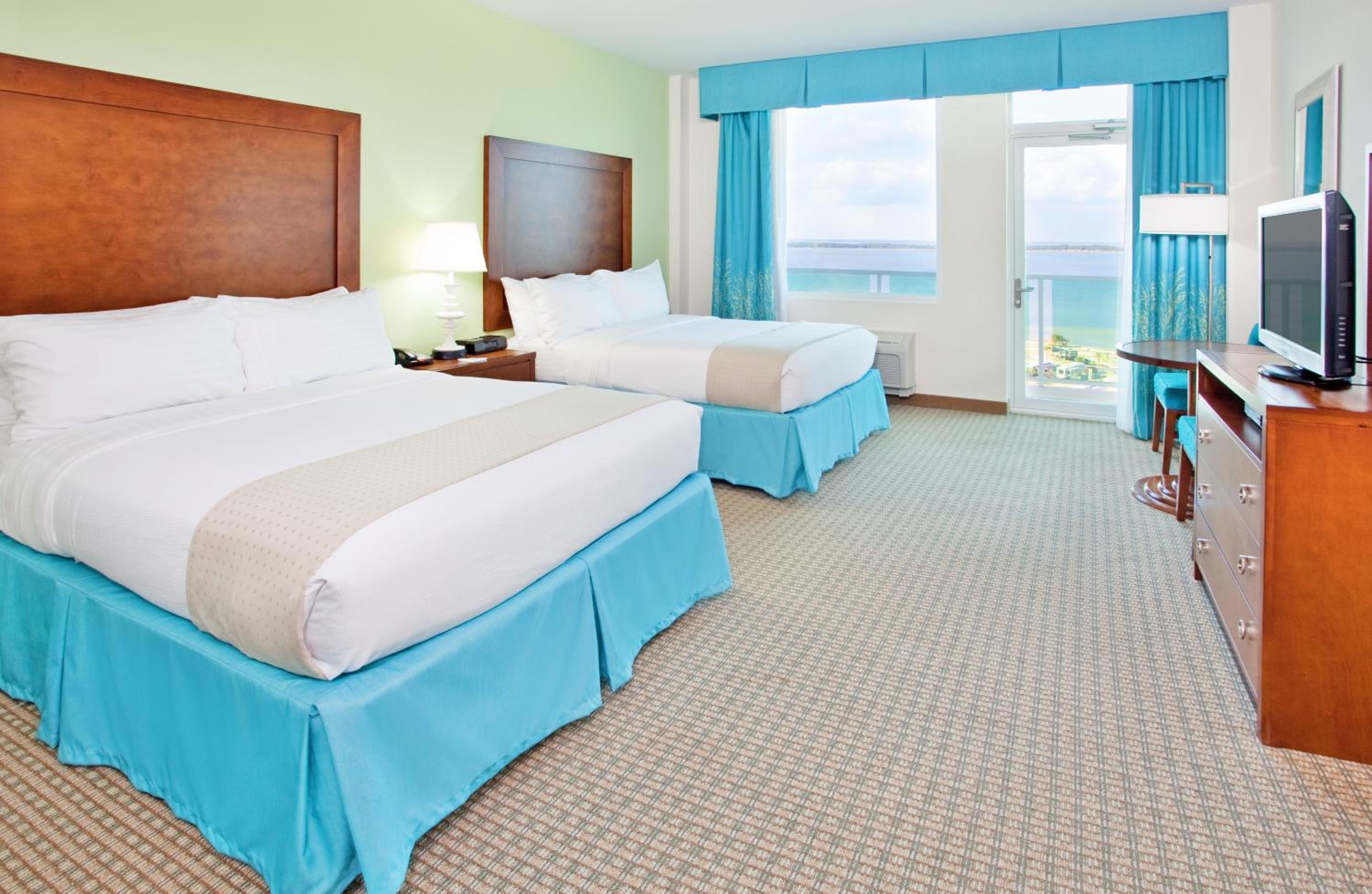 Room, 2 Queen Beds, Pool Side