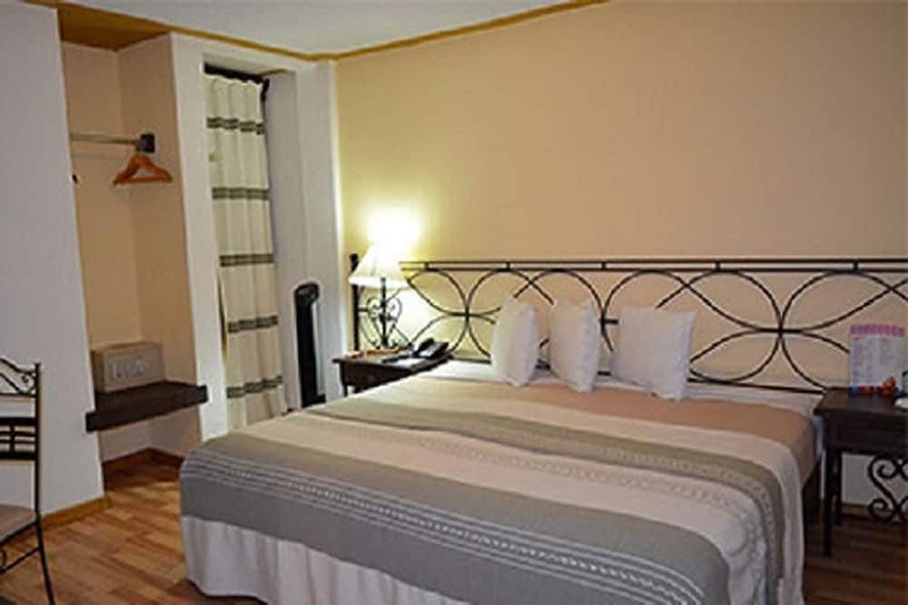 Hotel Mision Xalapa Plaza de Las Convenciones 11/33