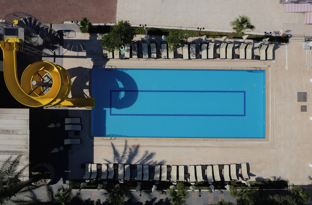 Grand Hotel Derin 16/50
