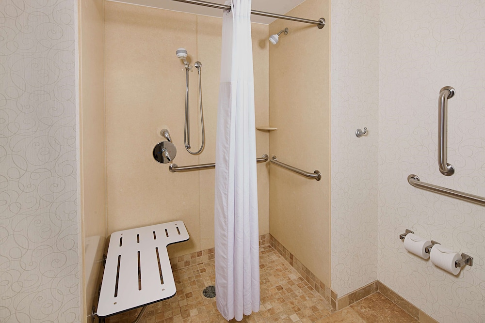 Hampton Inn Portland Downtown Waterfront 18/46