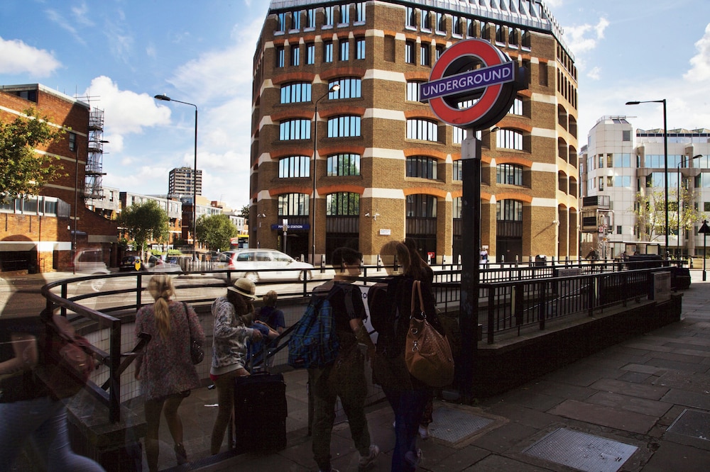 Holiday Inn Express London - Victoria by IHG 62/69
