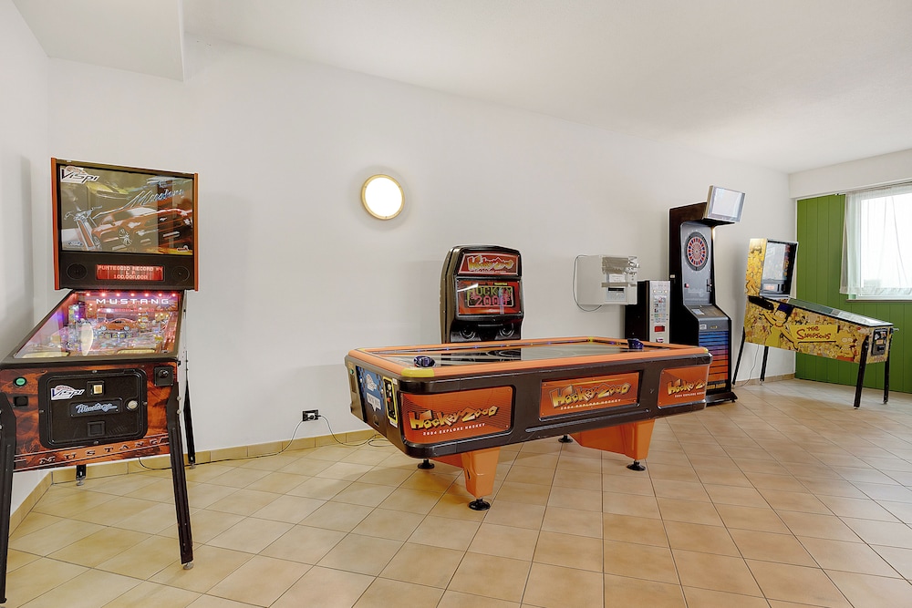 Aparthotel Majestic 6/50