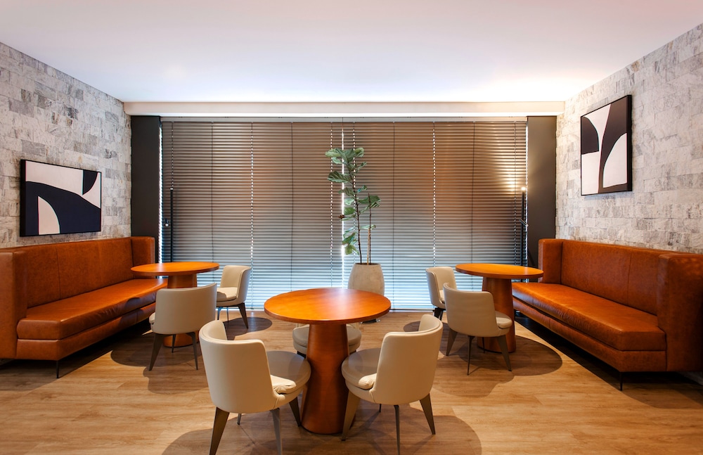 Cercano Hotel 47/72