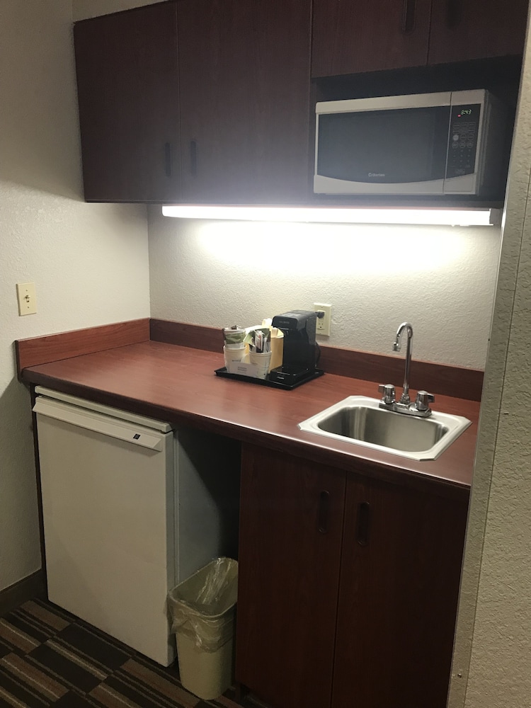 Microtel Inn & Suites by Wyndham Urbandale/Des Moines 40/47