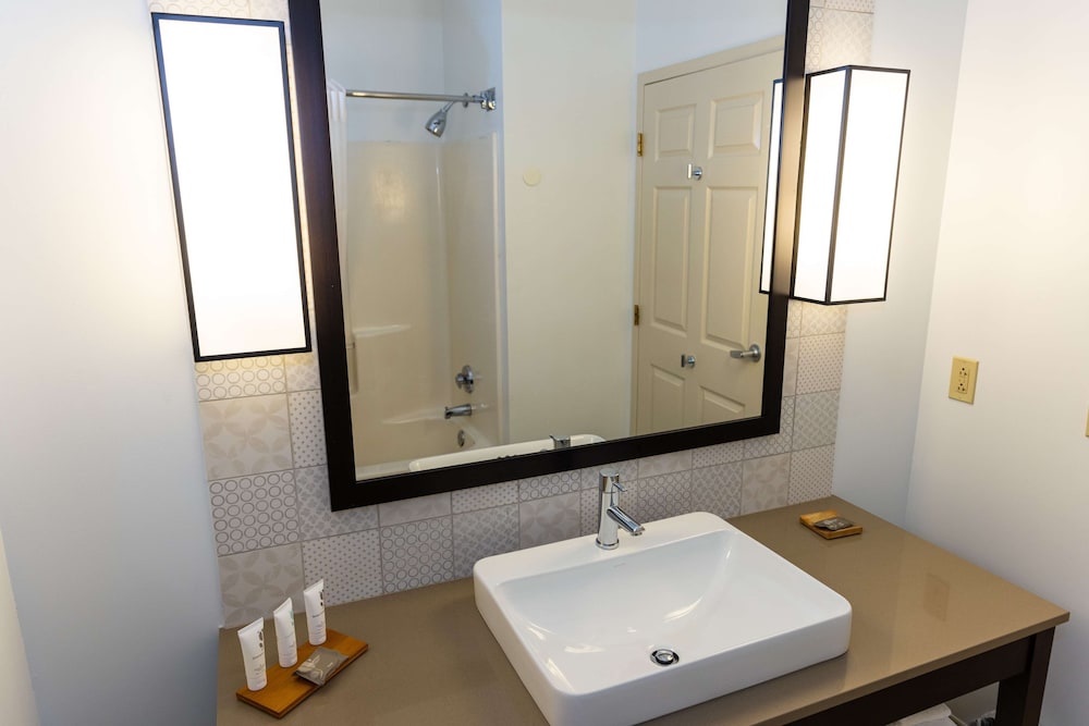 Country Inn Suites By Radisson Lehighton Jim Thorpe Pa 14/34