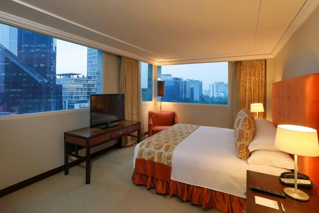 1 Bedroom, Presidential, Suite, King Bed, City View, Executive Lounge Access, Corner