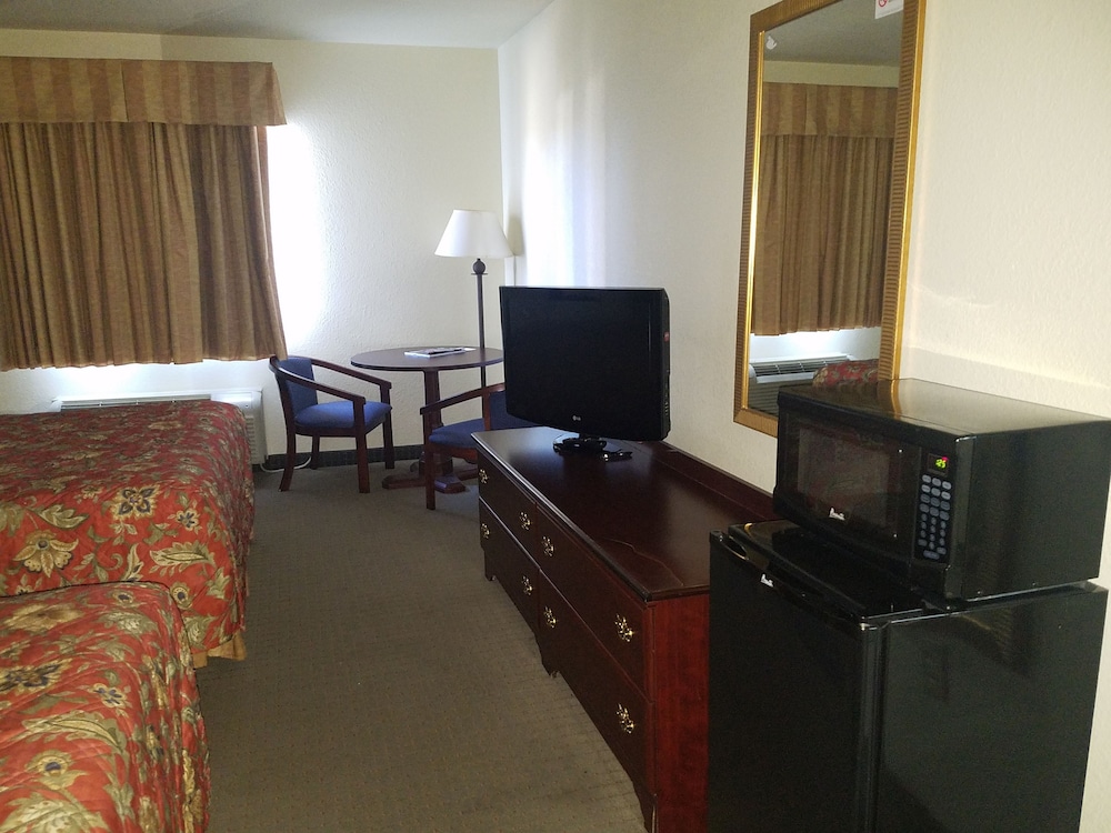 Hometown Hotel Bryant 21/33