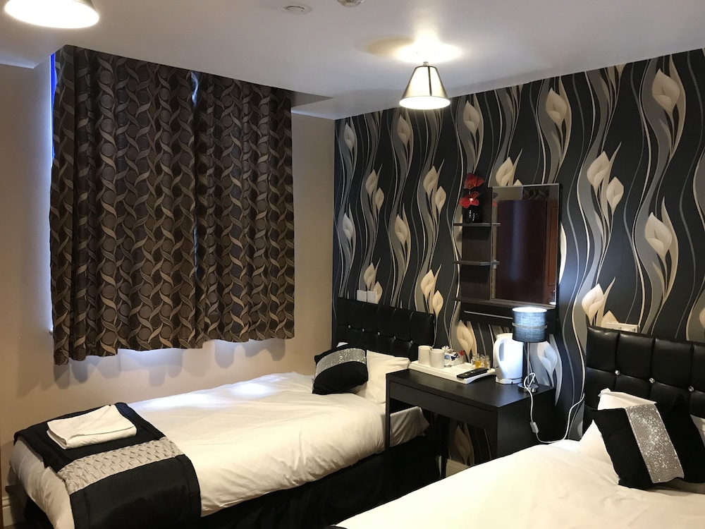 Pacific Inn London Heathrow (ex. Essex Inn Hotel) 23/34