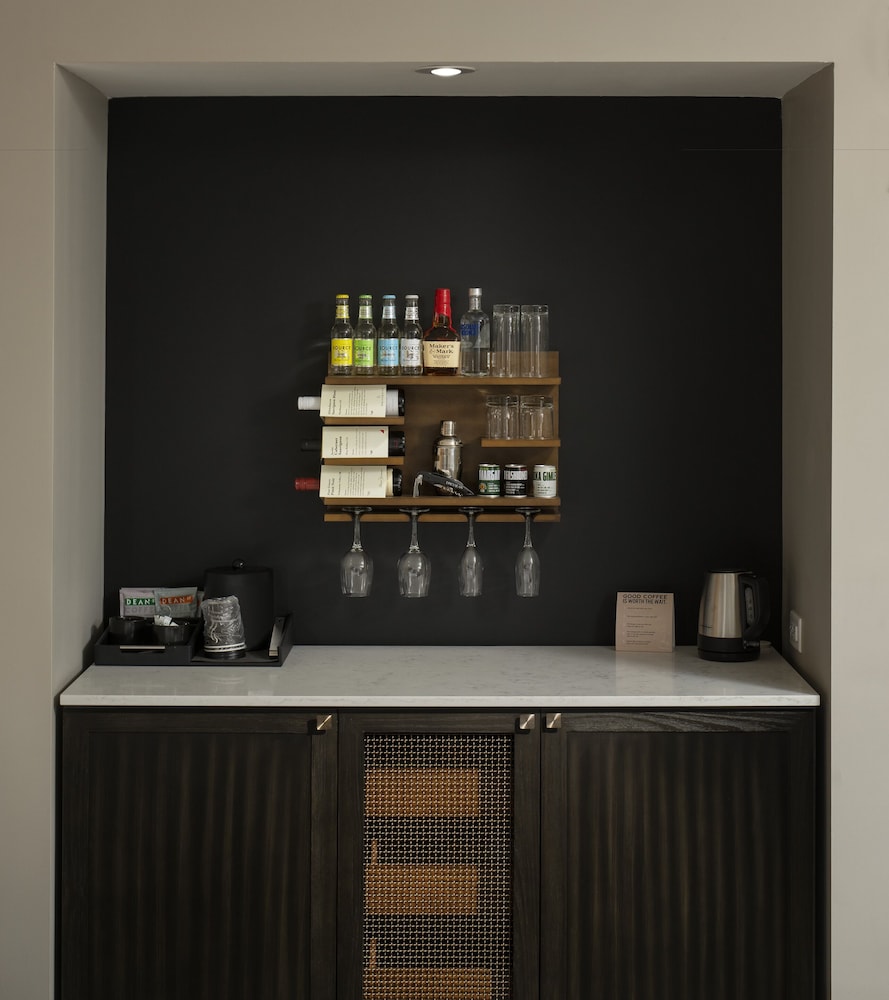 Epicurean Atlanta, Autograph Collection photo2