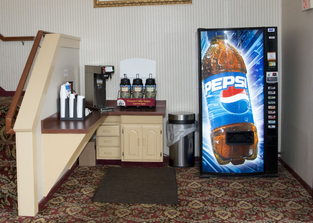 Hampton Falls Inn 24/44