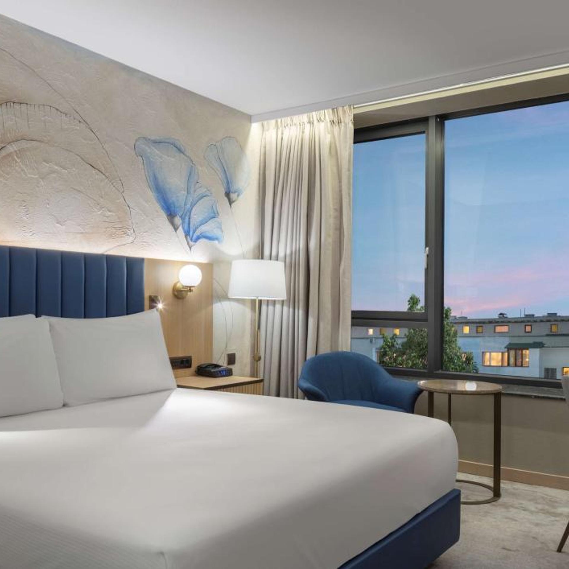 غرفة بسرير كينج، DoubleTree by Hilton Plovdiv Center 4/10