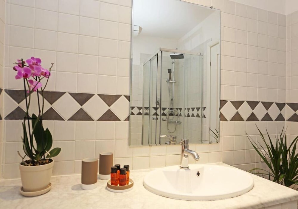1 BEDROOM, CONDO, DELUXE, CITY VIEW, EXECUTIVE LEVEL