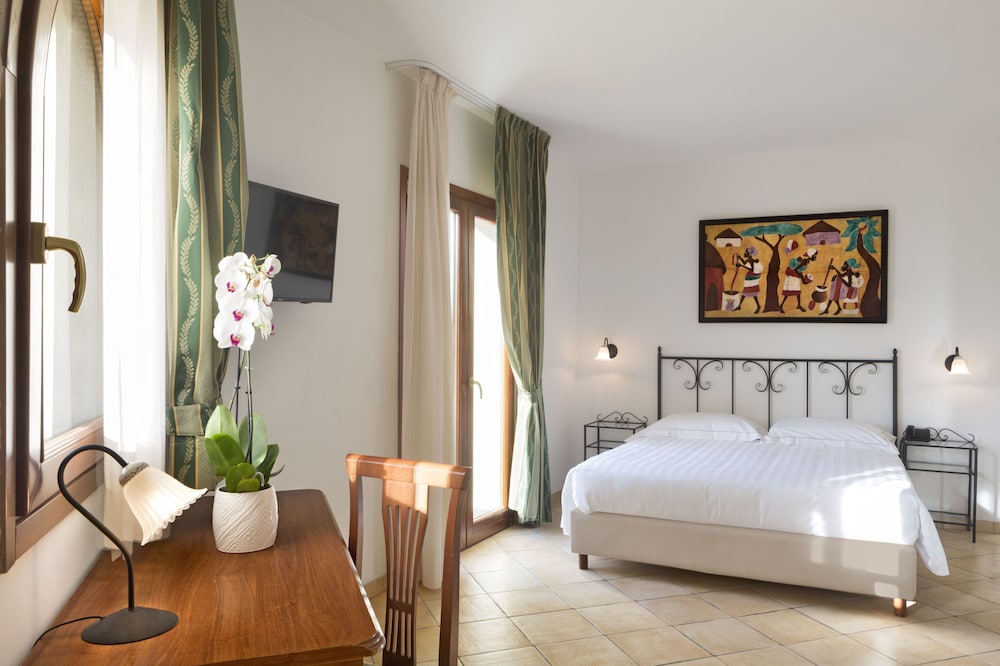Blu Hotel Morisco Village 37/80