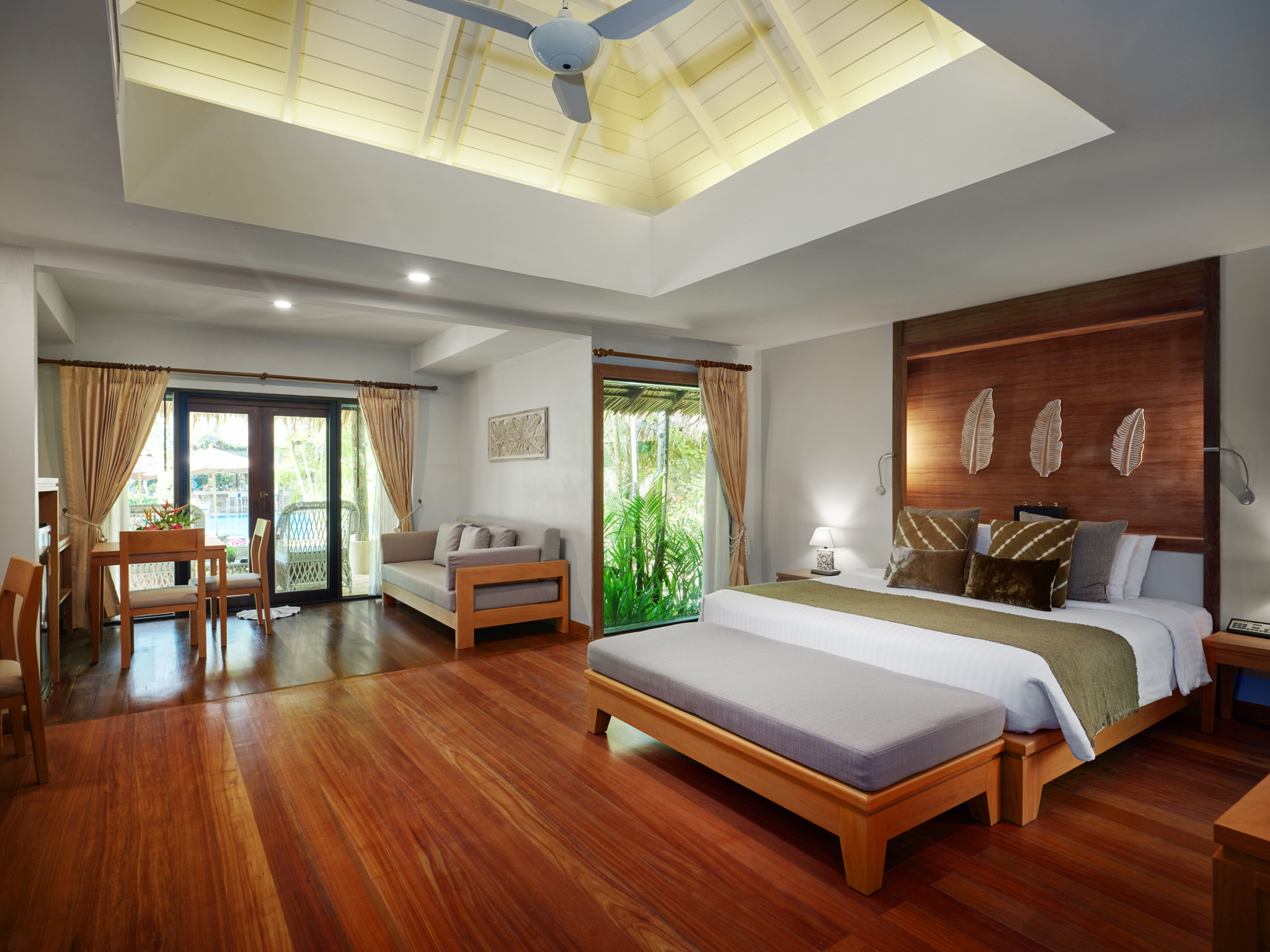 Paradise, Villa, Beach Front