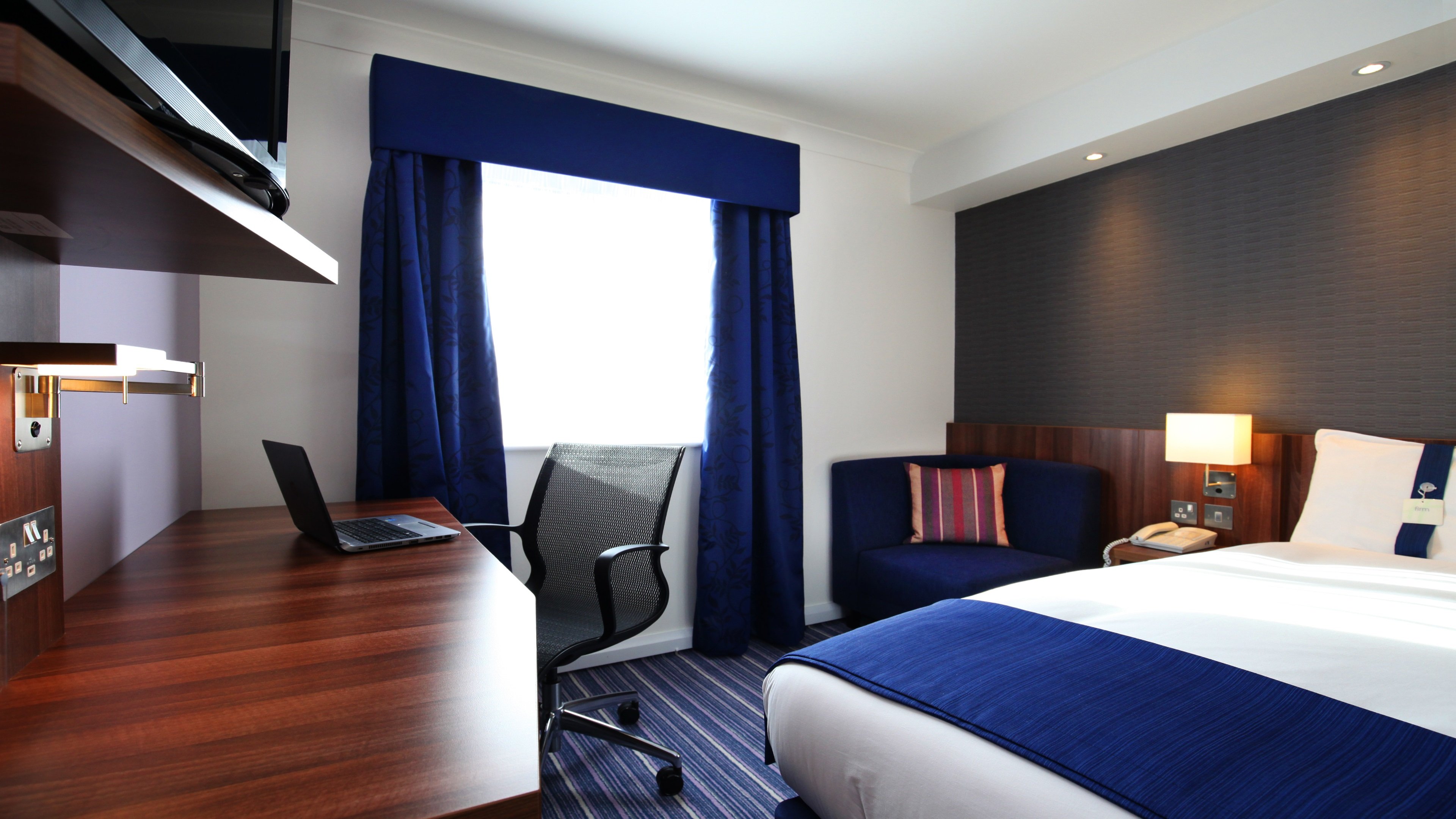 HOLIDAY INN EXPRESS YORK 28/72