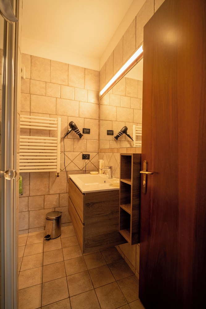 Yachting Hotel Mistral 35/79
