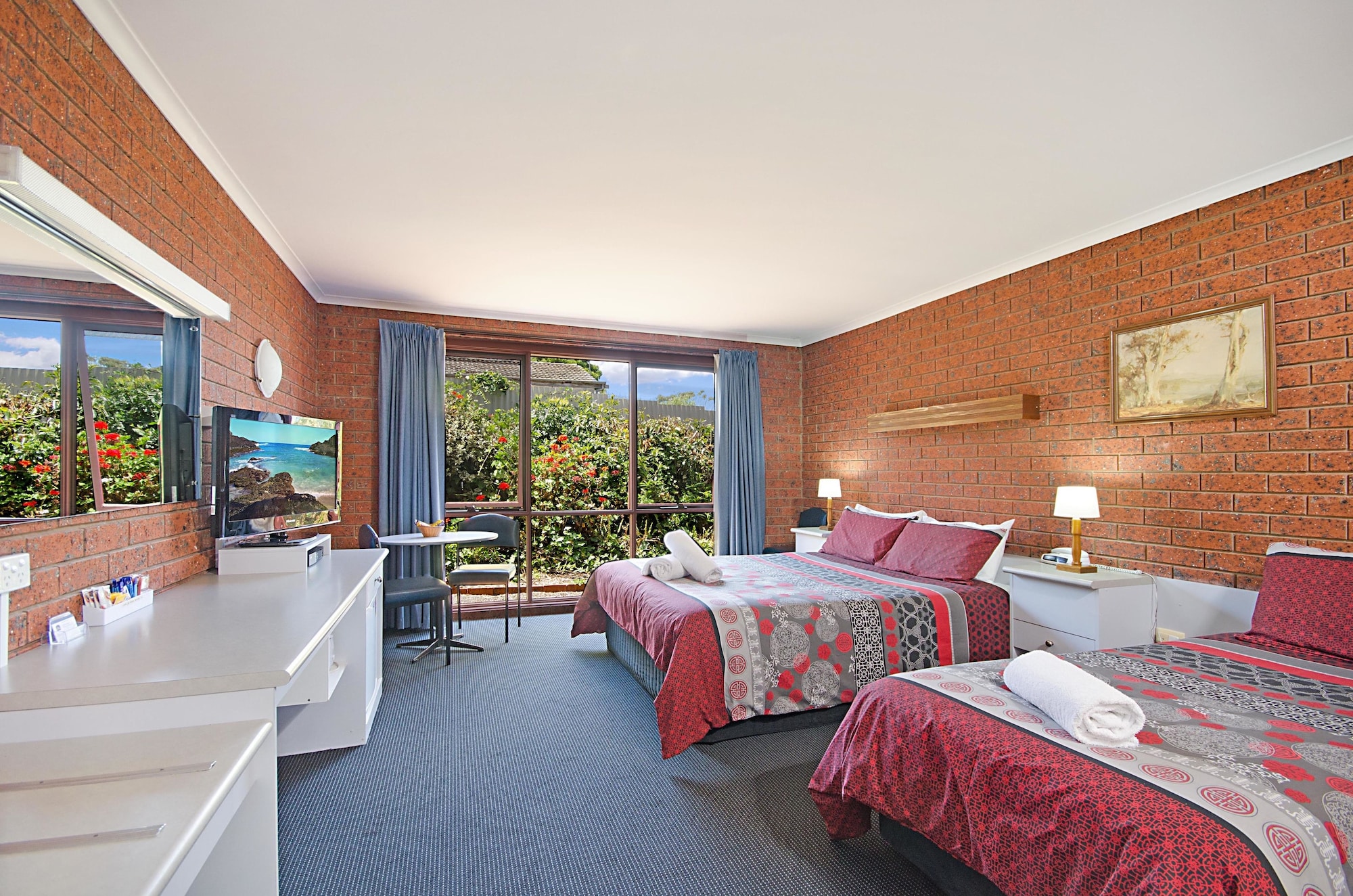 Deluxe, Triple, 1 Queen and 1 Single Bed