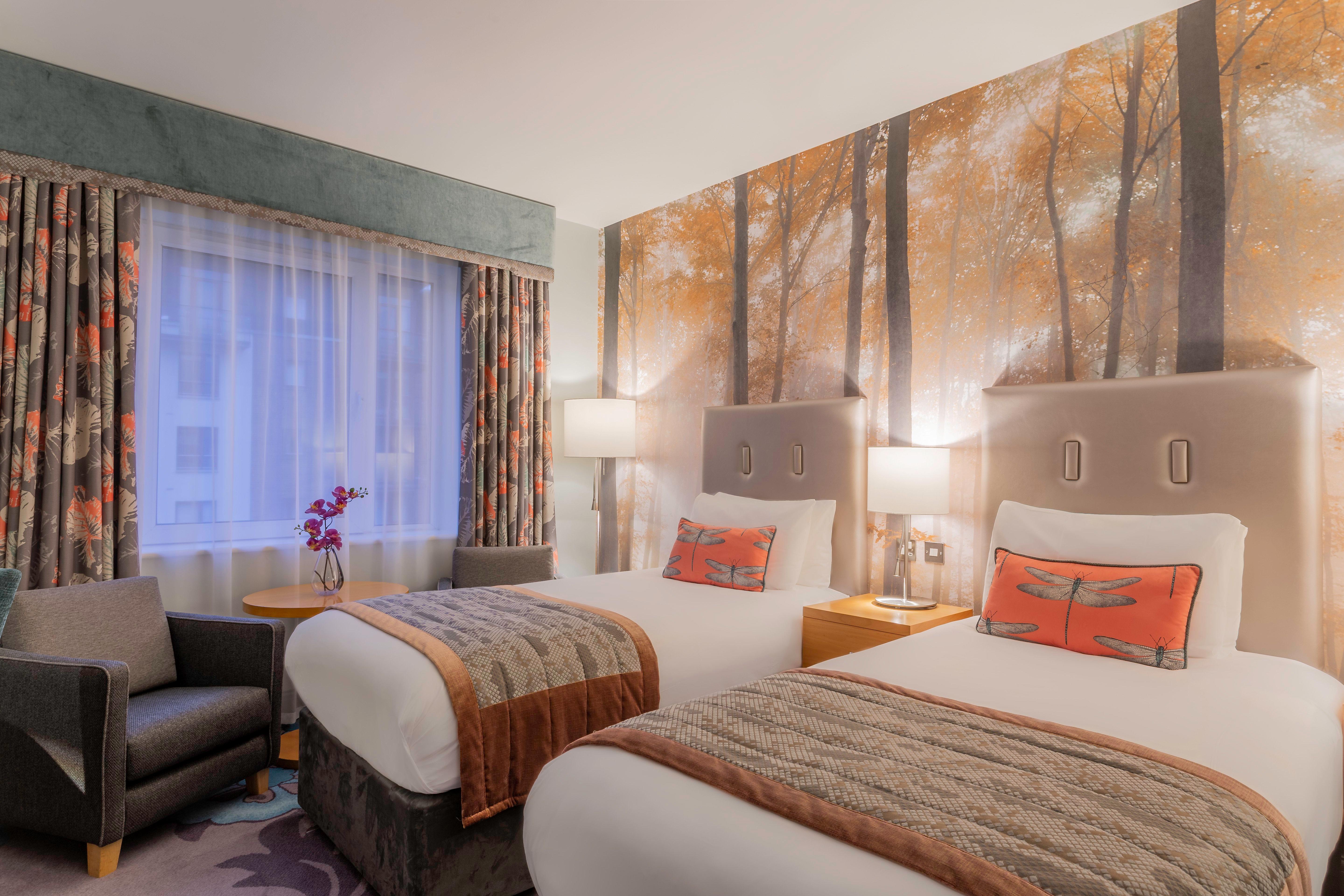 غرفة بريميوم بسرير كينج مع دخول الصالة، Crowne Plaza Dublin Airport 3/5