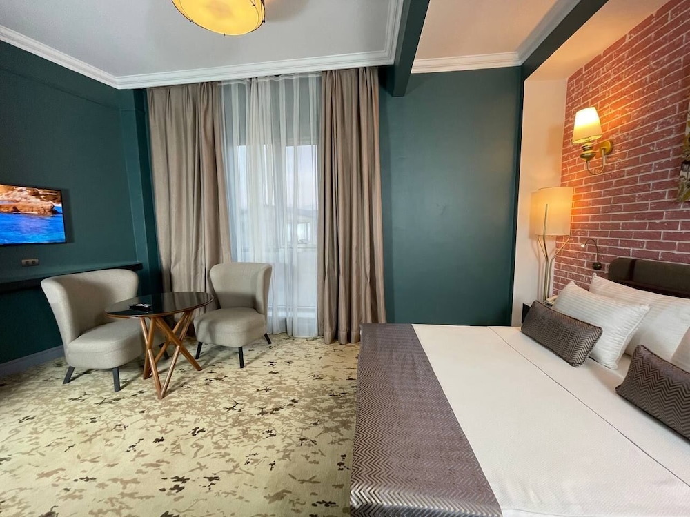 TEATRO ROOMS HOTEL 12/50