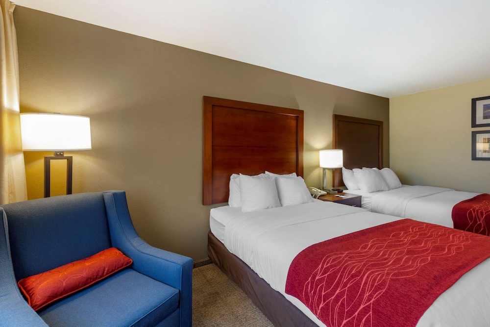 Comfort Inn River's Edge 10/26