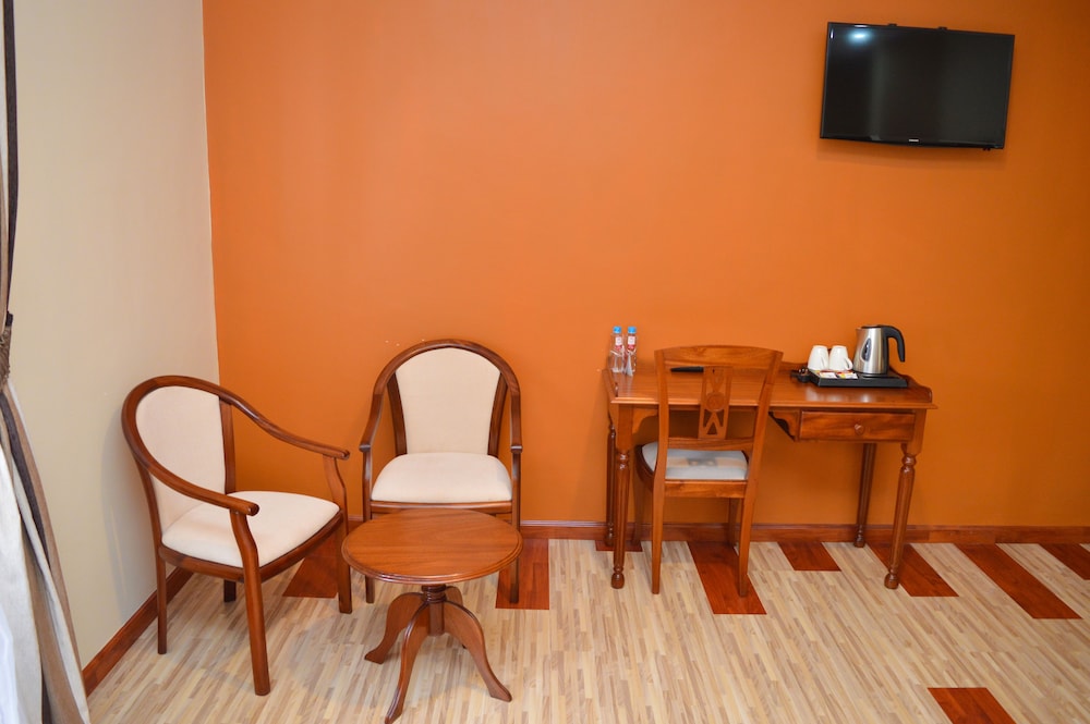Red Ruby Hotel 28/33