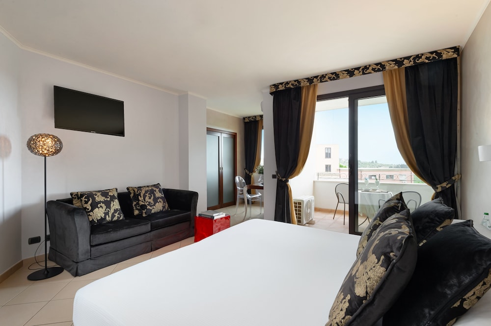 Grand Hotel Sofia 24/69