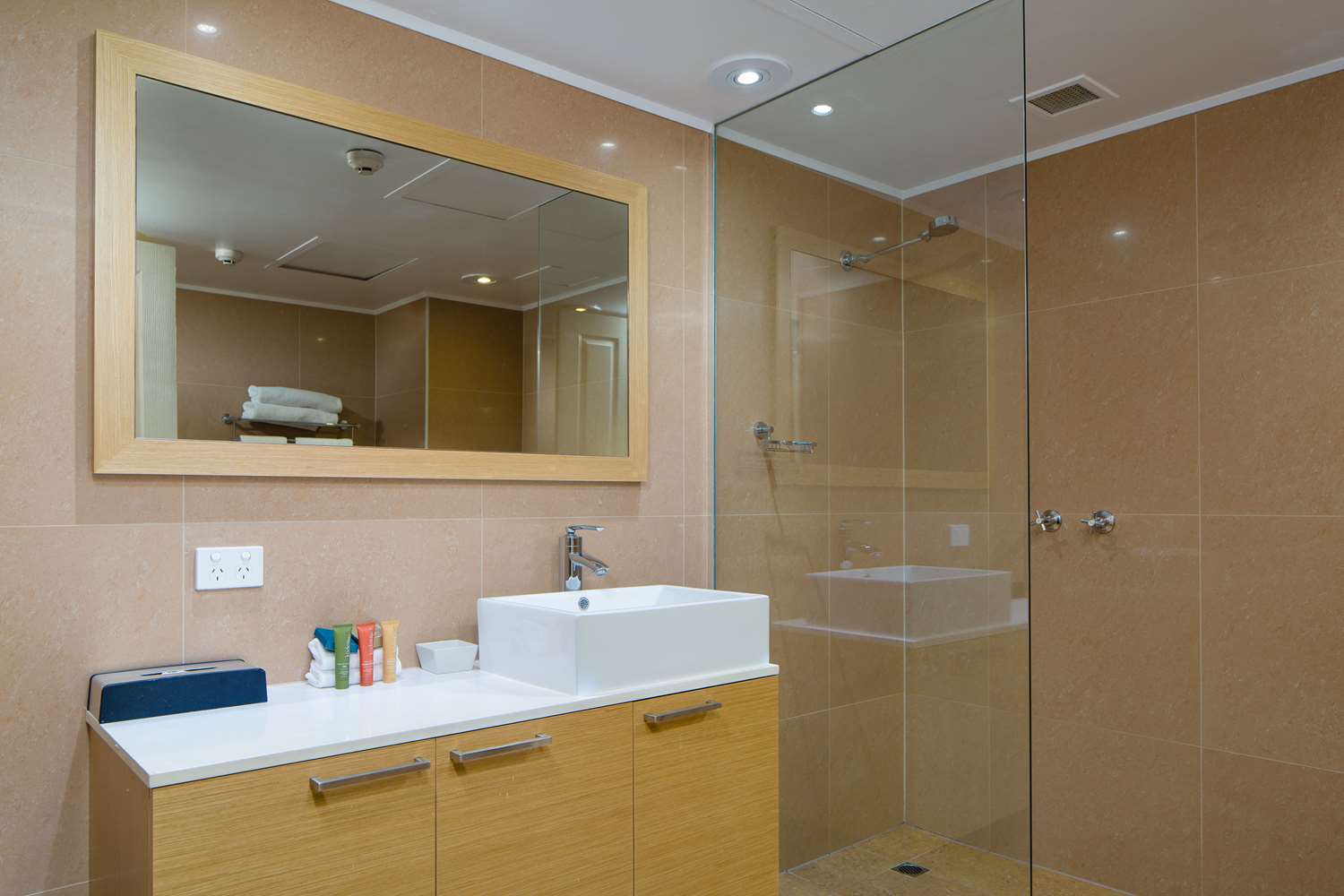 شقة بسرير كينج وسرير كوين بشرفة بغرفتي نوم، Best Western Plus Hovell Tree Inn 2/3