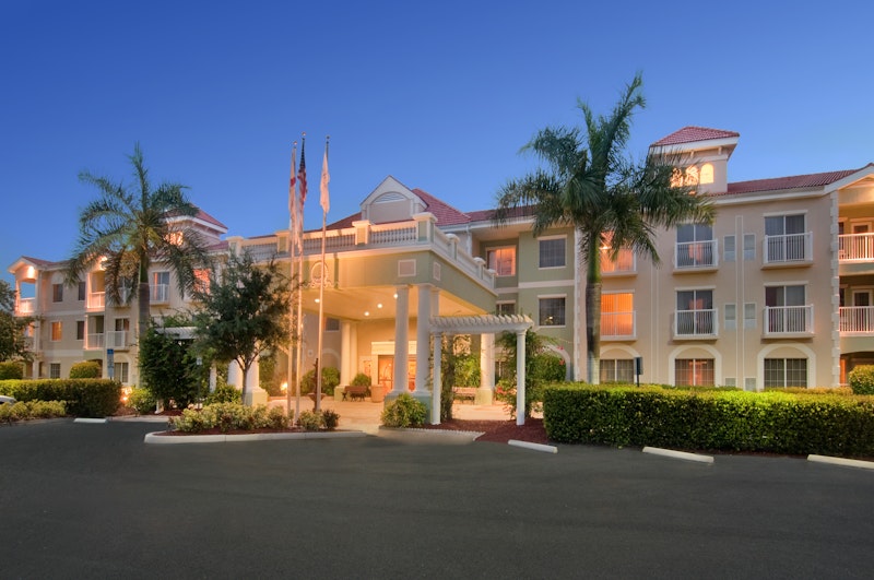 Doubletree Suites By Hilton Naples 4/67
