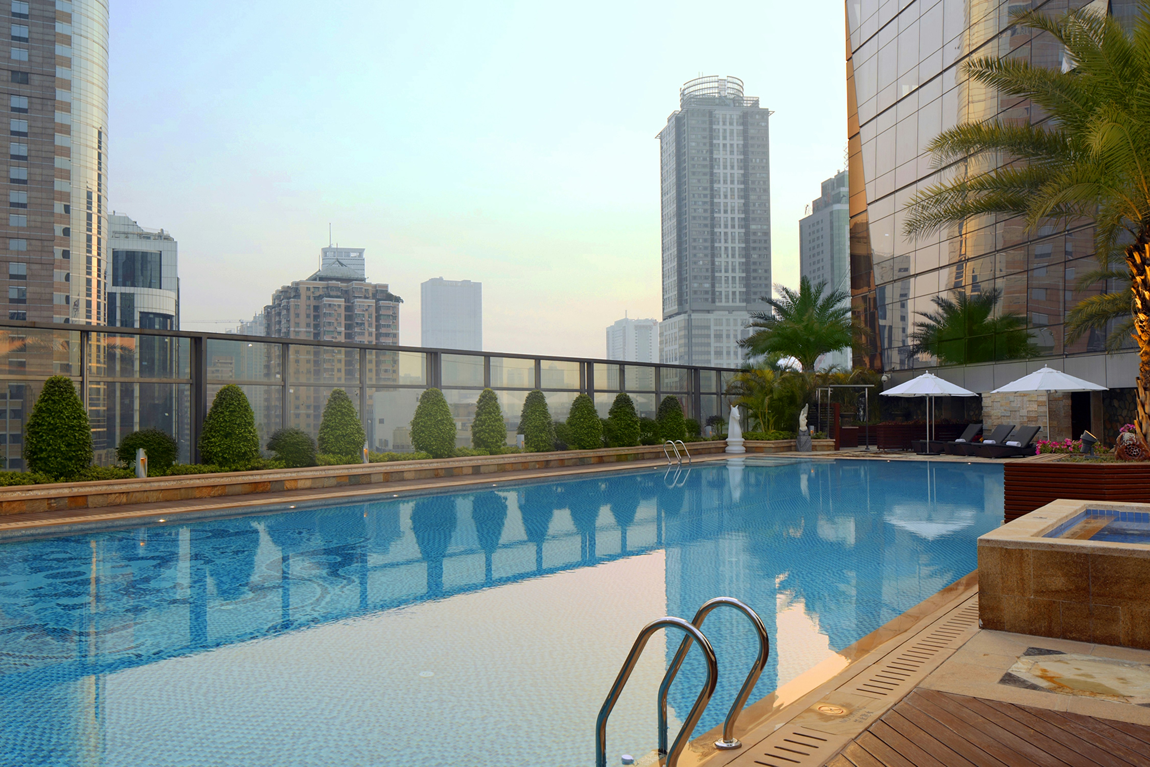 DoubleTree by Hilton Hotel Guangzhou 68/72